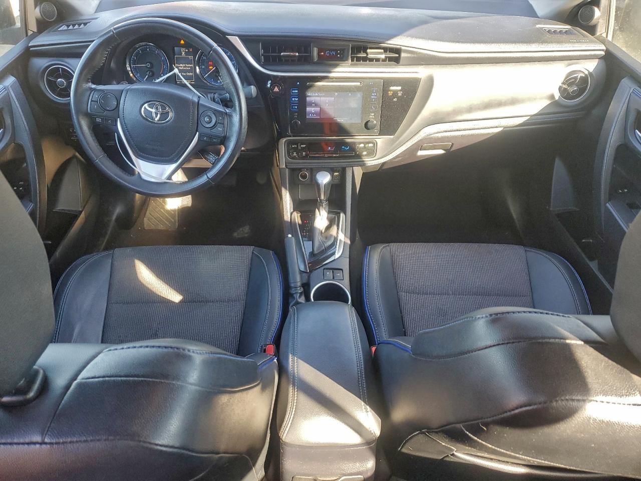 2017 TOYOTA COROLLA L photo 15