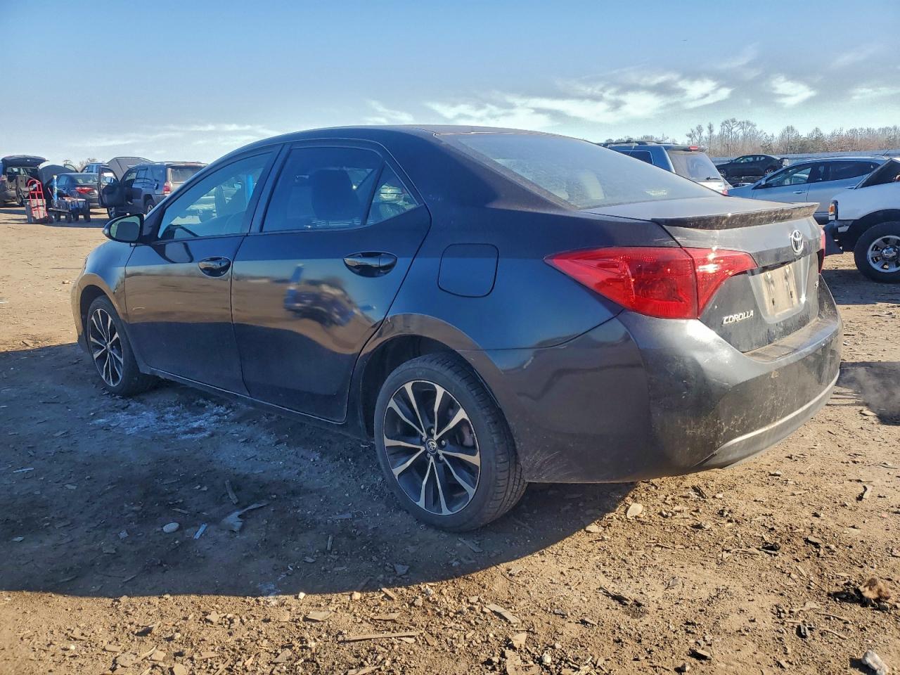 2017 TOYOTA COROLLA L photo 3