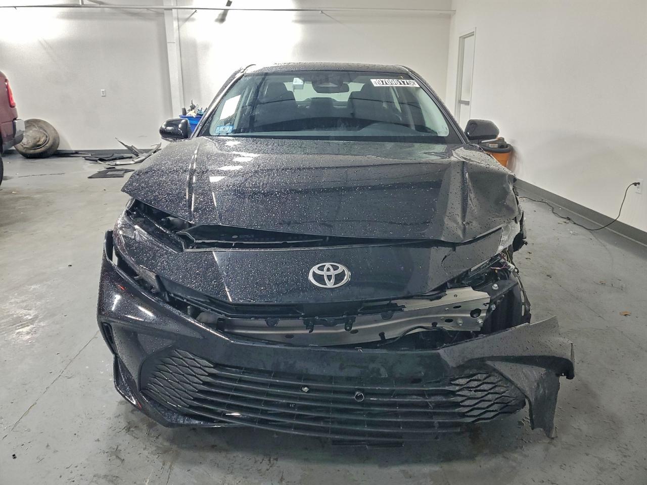2025 TOYOTA CAMRY XSE photo 9