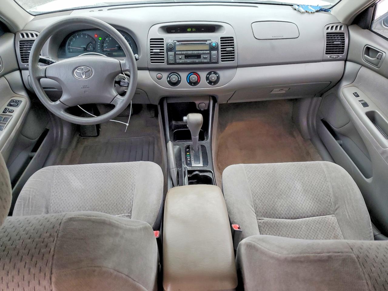 2002 TOYOTA CAMRY LE photo 15