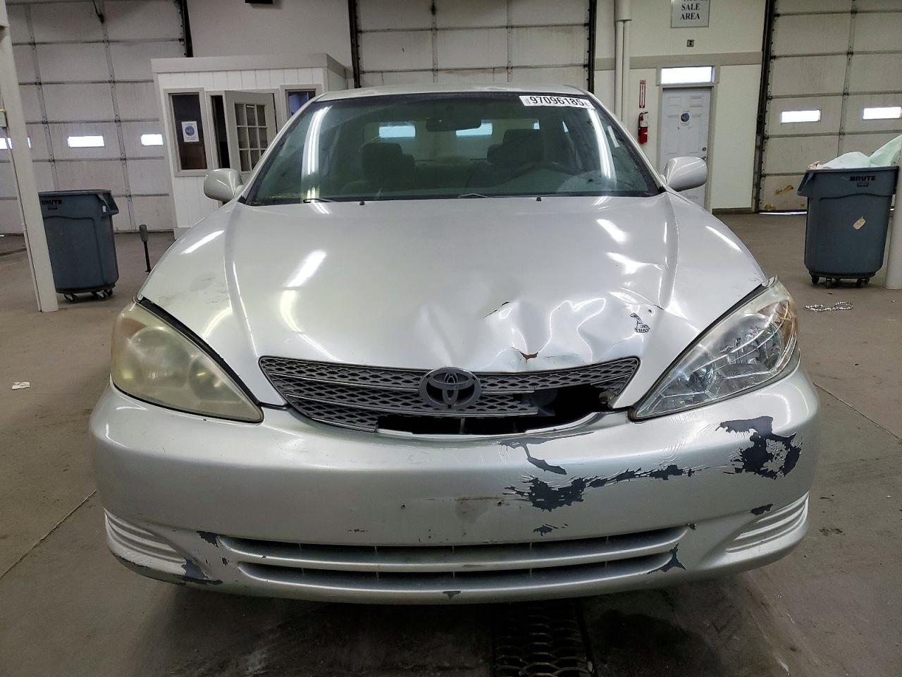2002 TOYOTA CAMRY LE photo 9