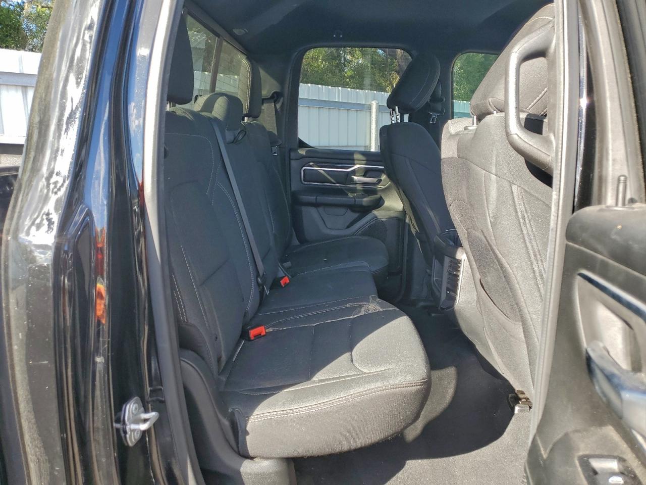 2019 RAM 1500 BIG HORN photo 19