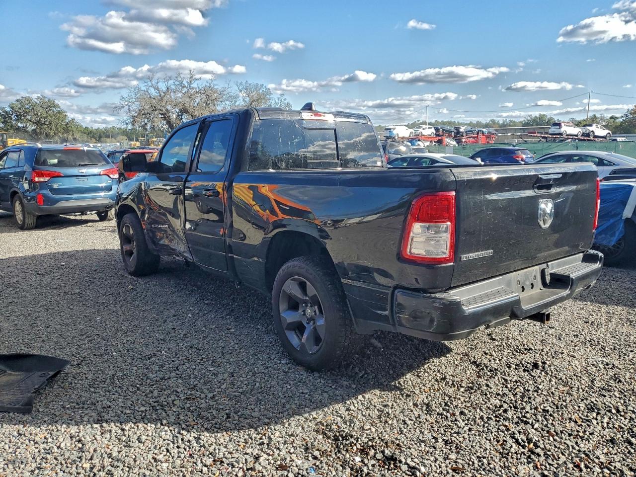 2019 RAM 1500 BIG HORN photo 3