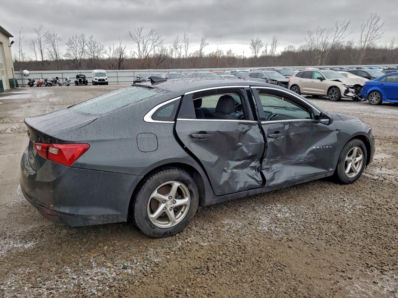 2017 CHEVROLET MALIBU LS photo 3
