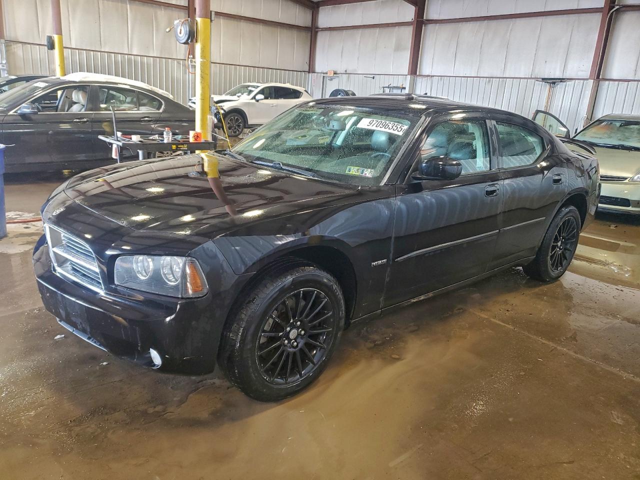 2010 DODGE CHARGER
