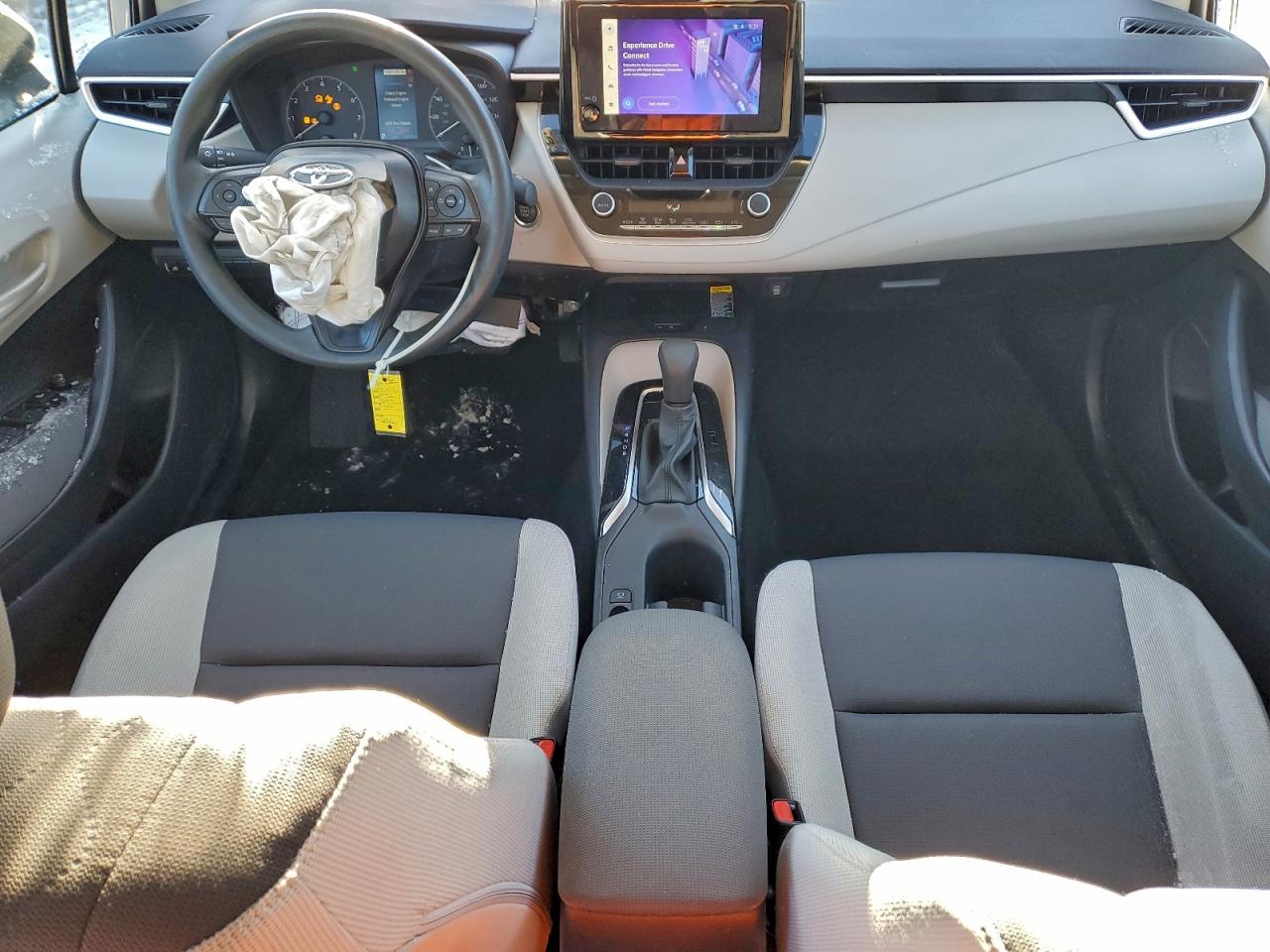 2025 TOYOTA COROLLA LE photo 15