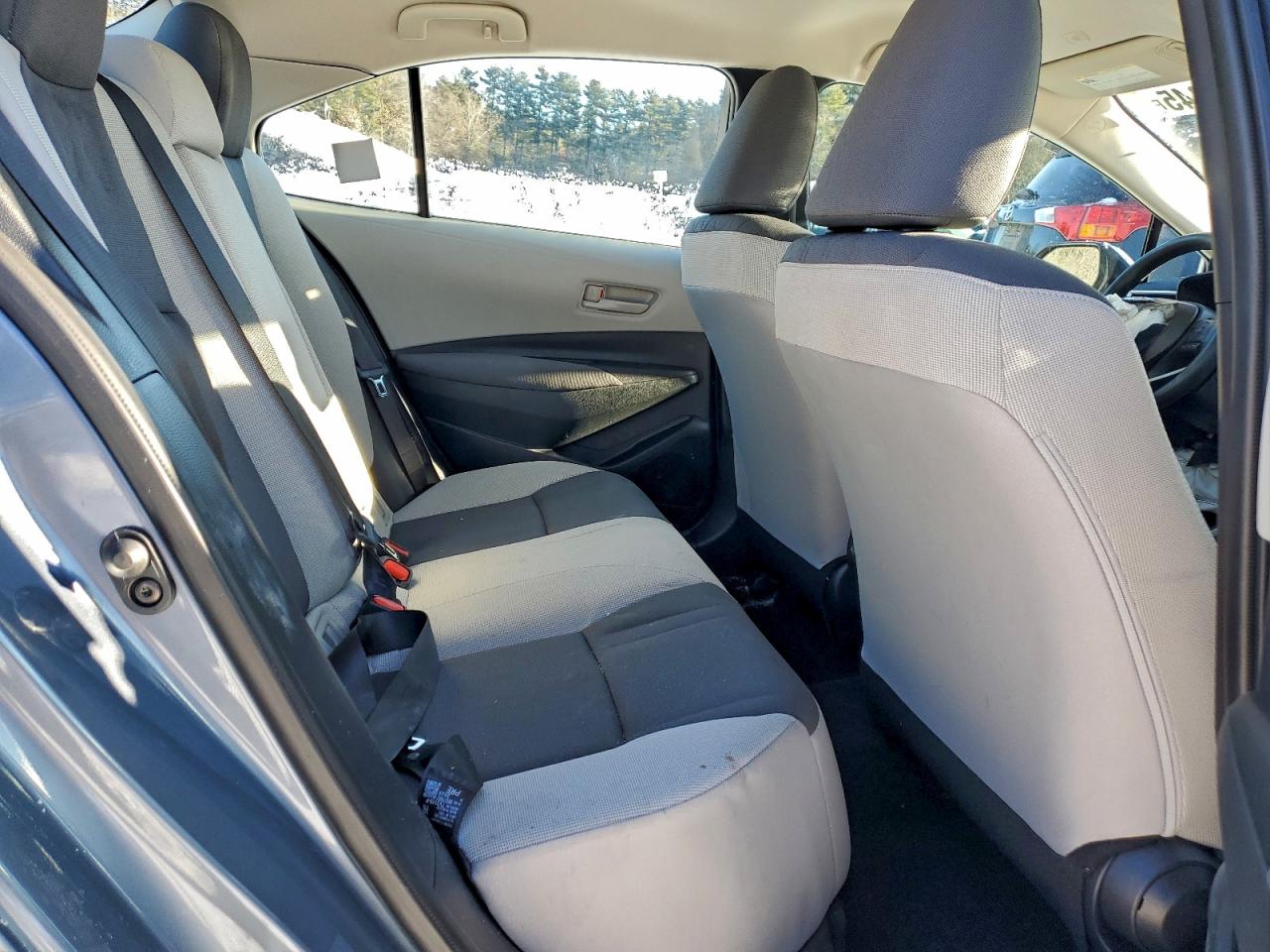 2025 TOYOTA COROLLA LE photo 19