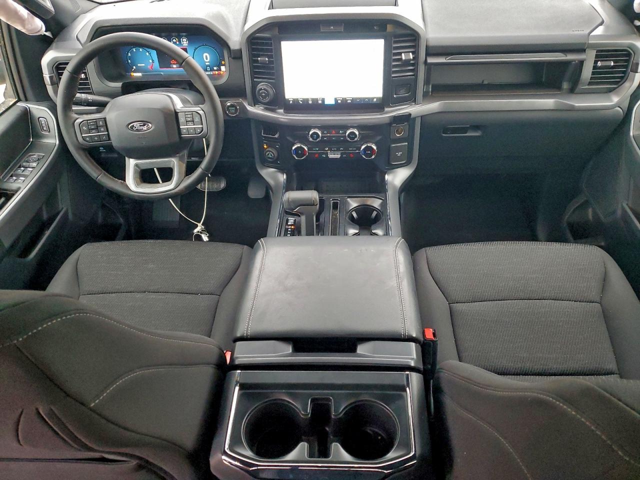 2025 FORD F150 XLT photo 8