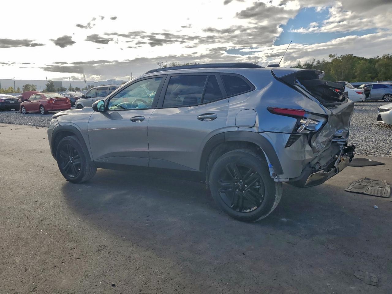 2025 CHEVROLET TRAX ACTIV photo 2