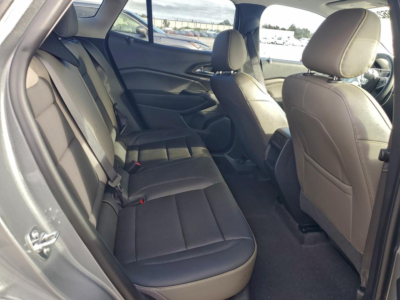 2025 CHEVROLET TRAX ACTIV photo 11