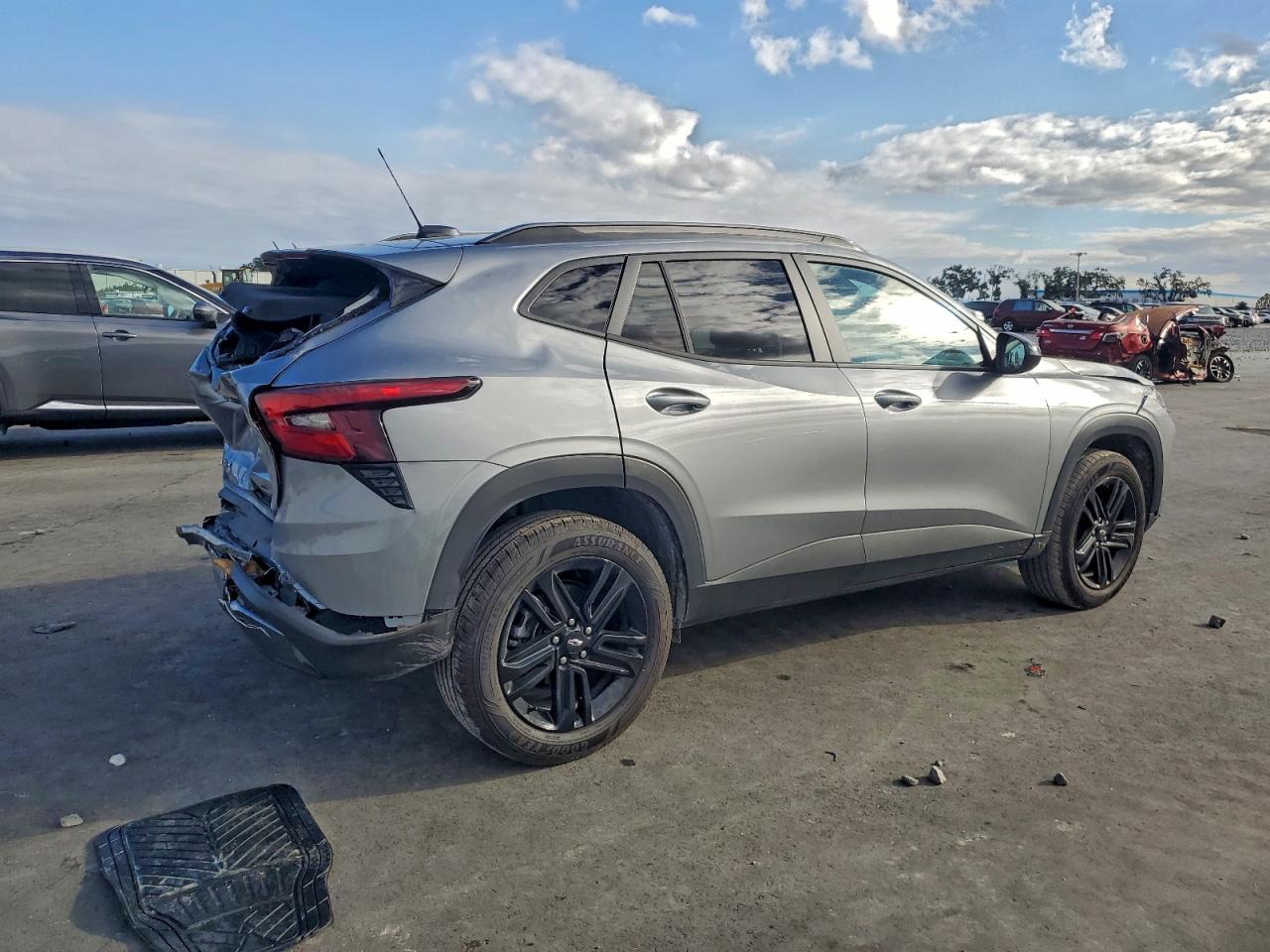 2025 CHEVROLET TRAX ACTIV photo 3