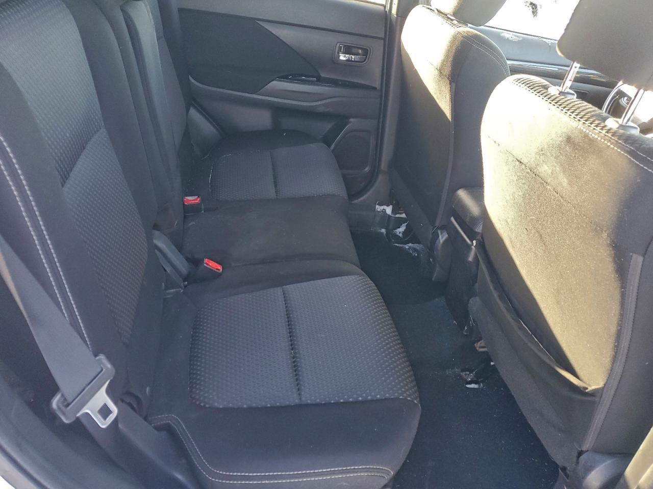 2018 MITSUBISHI OUTLANDER SE photo 21