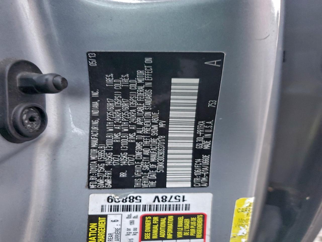 2013 TOYOTA SIENNA LE photo 12
