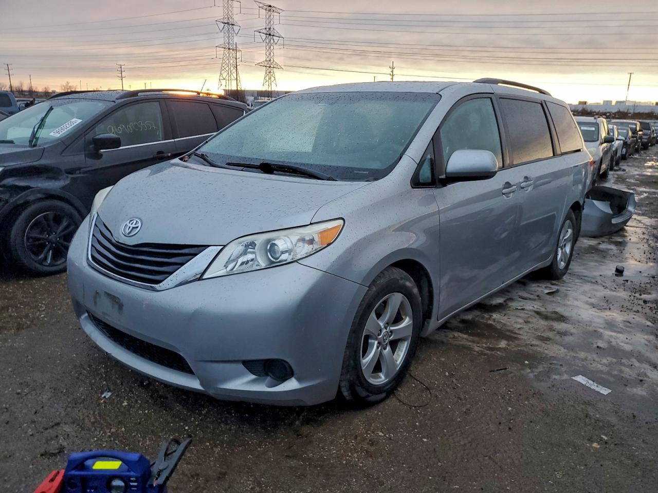 2013 TOYOTA SIENNA