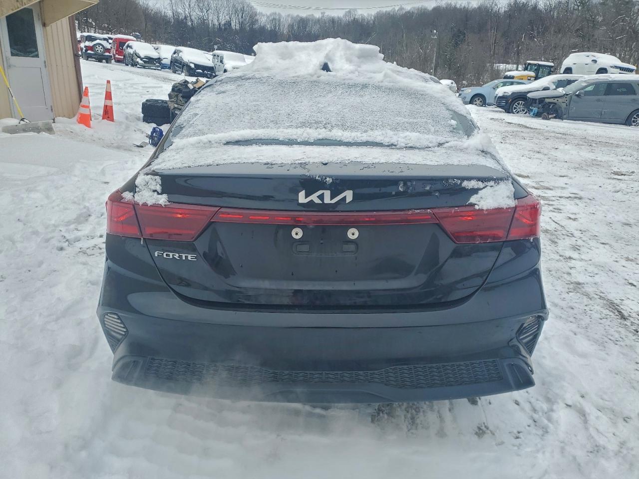 2023 KIA FORTE LX photo 6