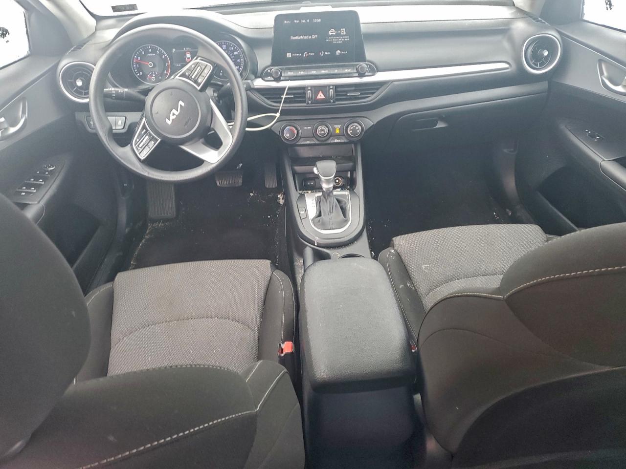 2023 KIA FORTE LX photo 8