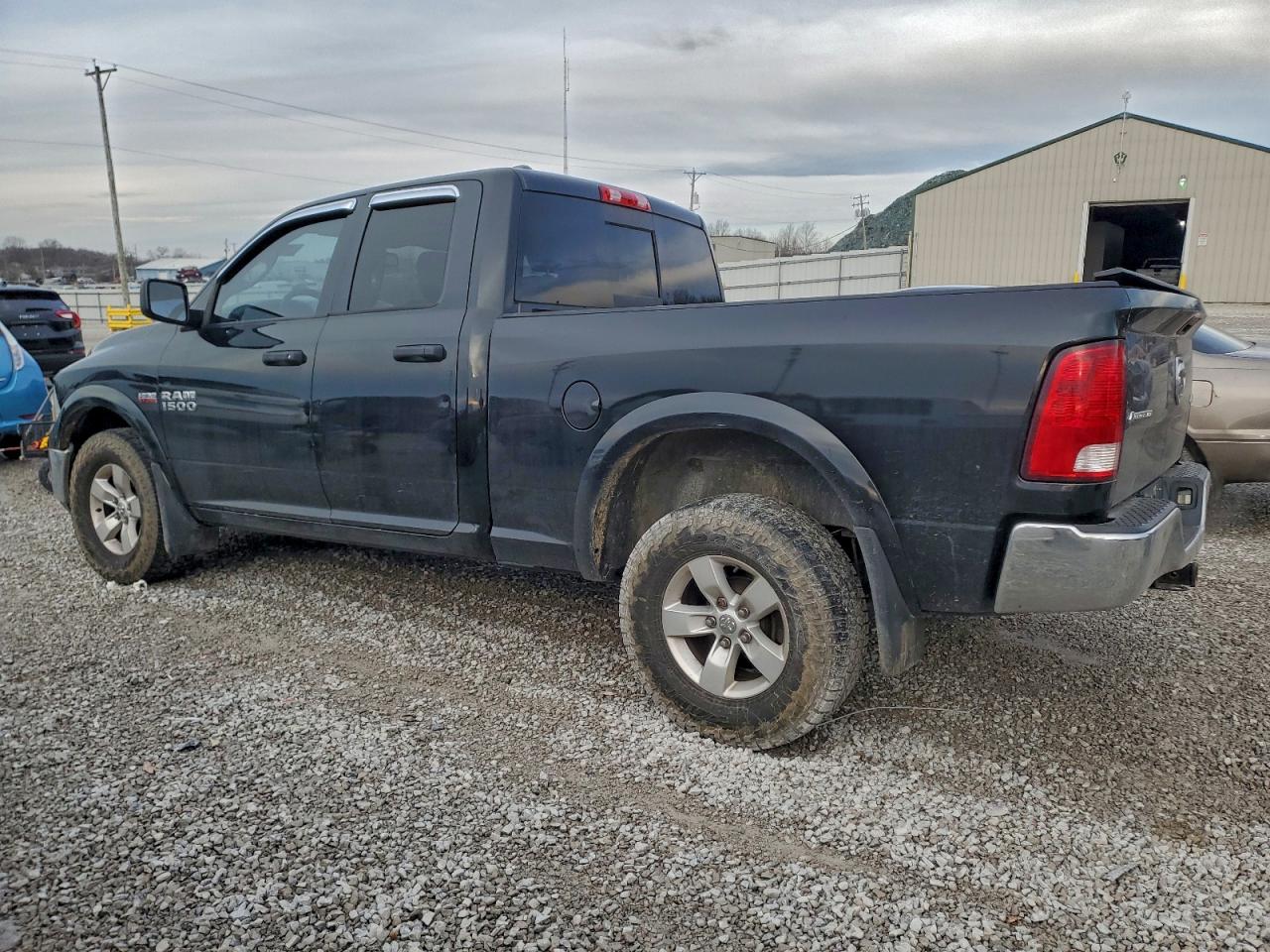 2015 RAM 1500 SLT photo 3