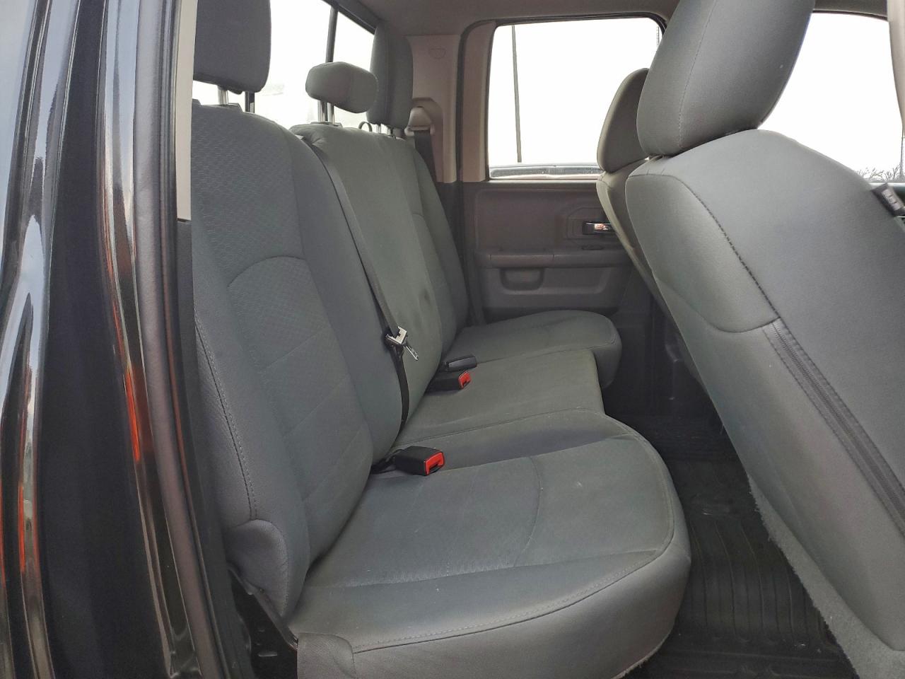 2015 RAM 1500 SLT photo 19