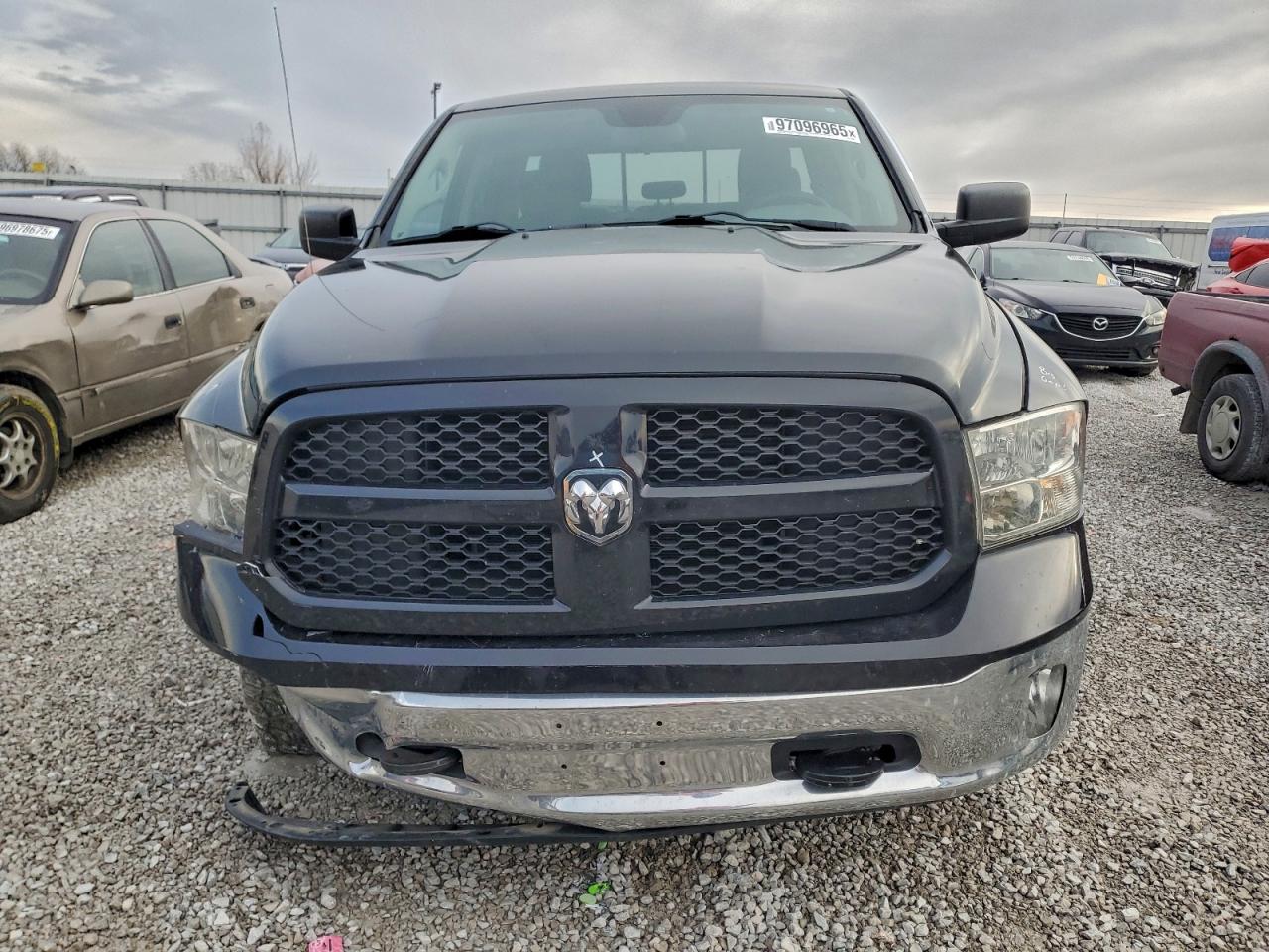 2015 RAM 1500 SLT photo 9