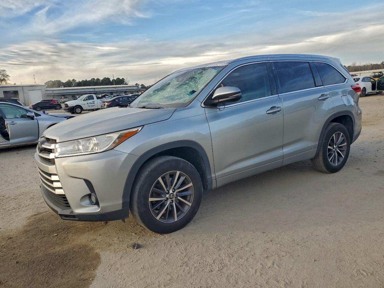 2017 TOYOTA HIGHLANDER