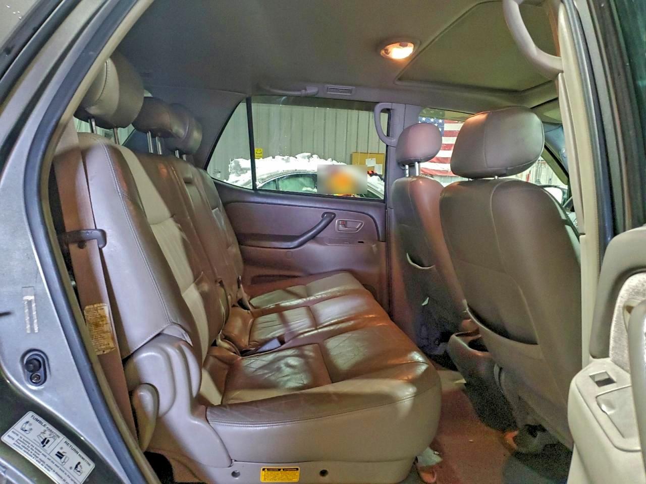 2004 TOYOTA SEQUOIA SR5 photo 11