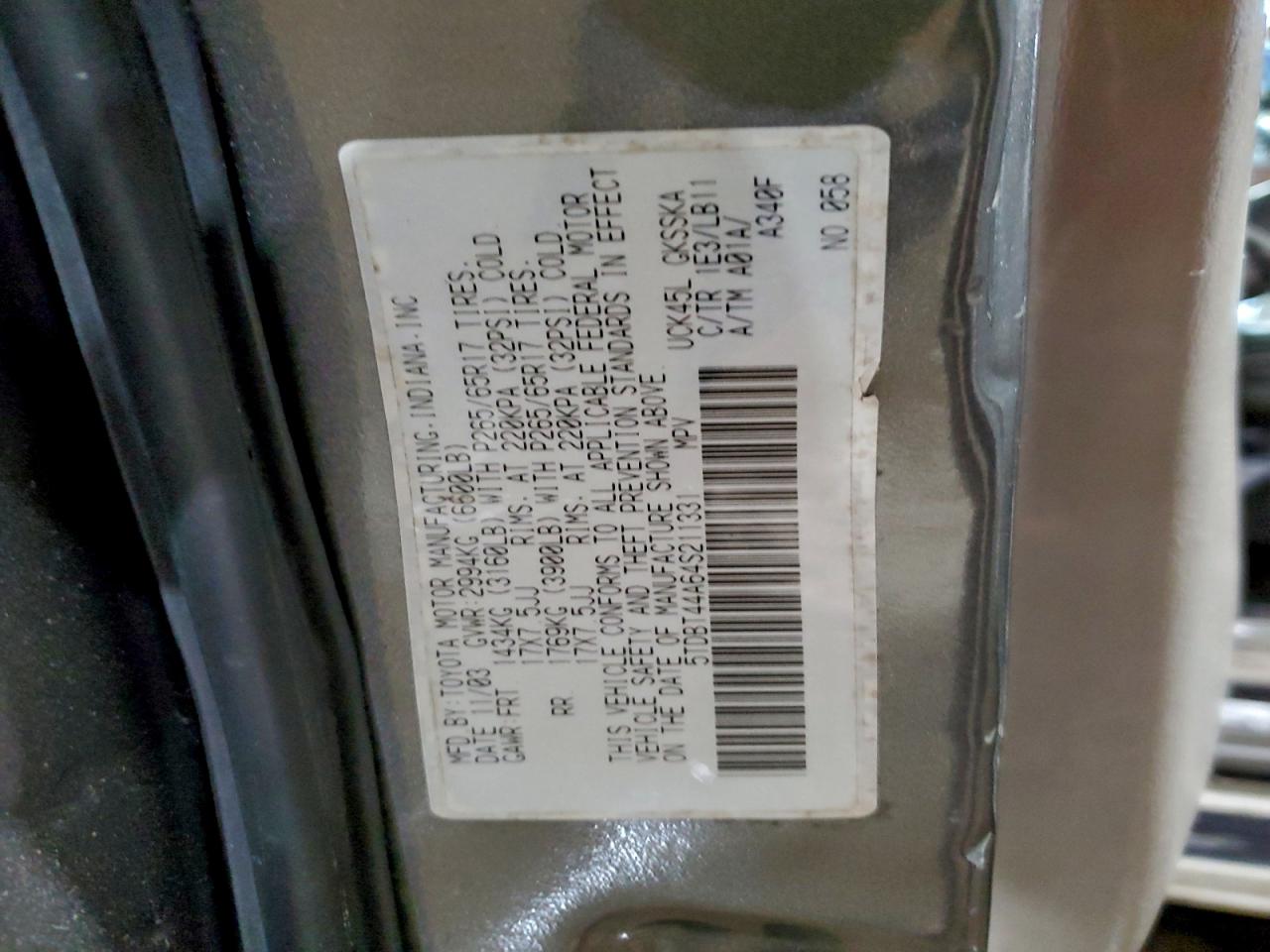 2004 TOYOTA SEQUOIA SR5 photo 13