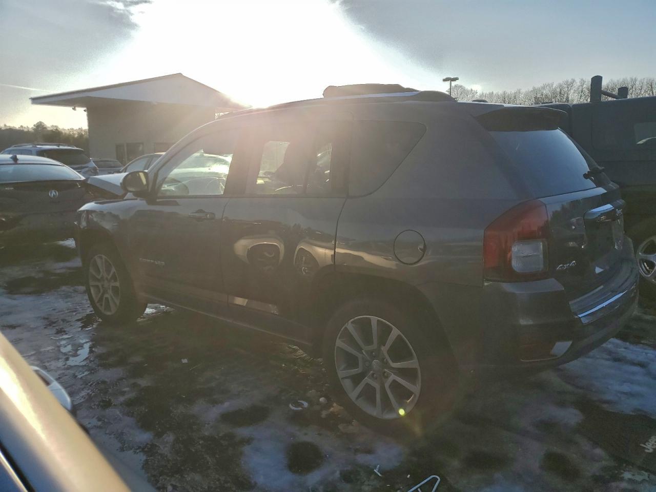2016 JEEP COMPASS LATITUDE photo 3