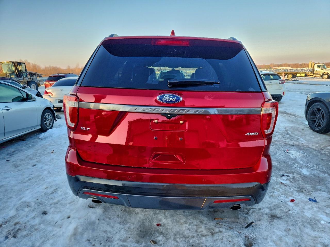 2017 FORD EXPLORER XLT photo 6
