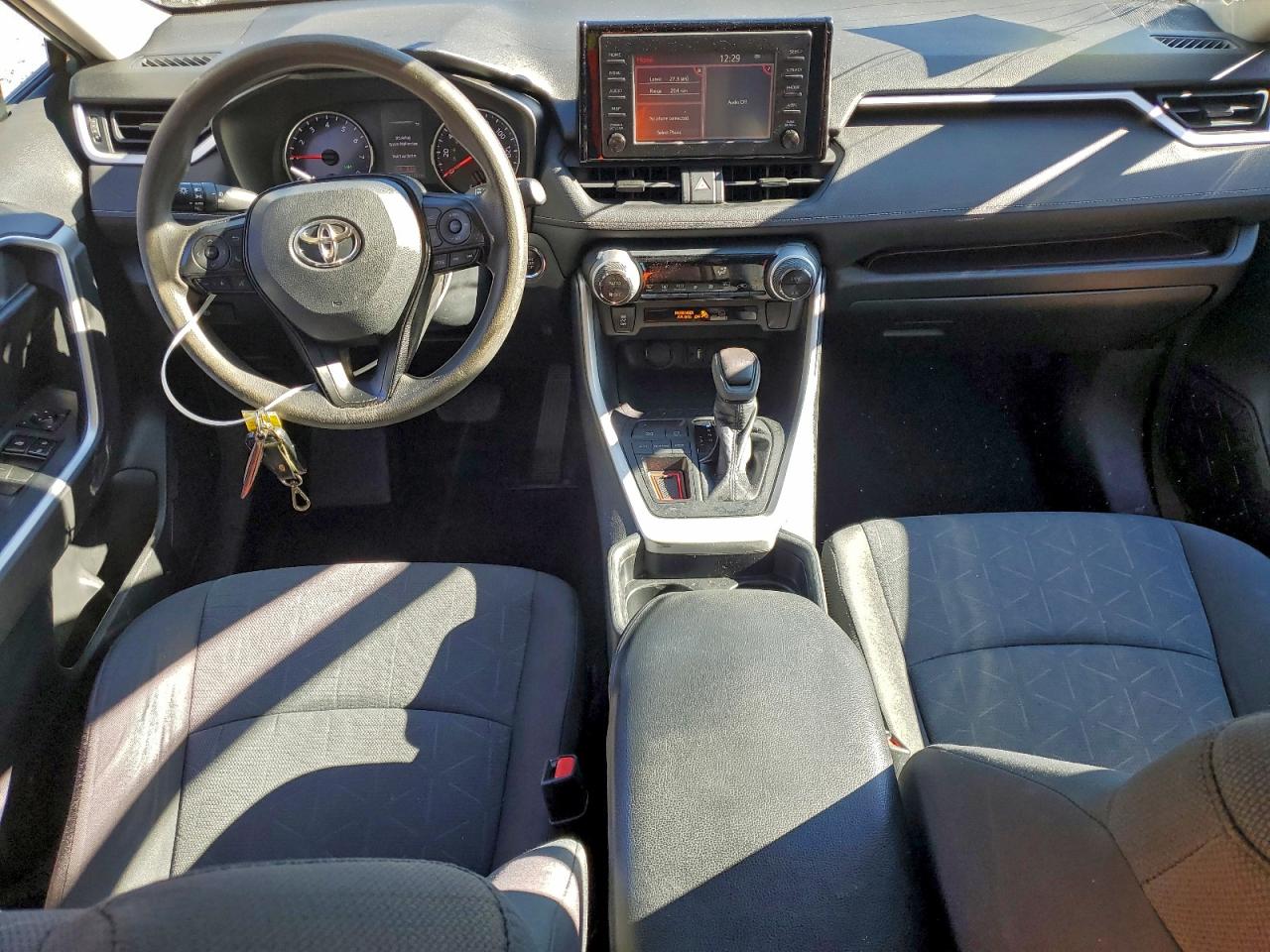 2019 TOYOTA RAV4 XLE photo 8