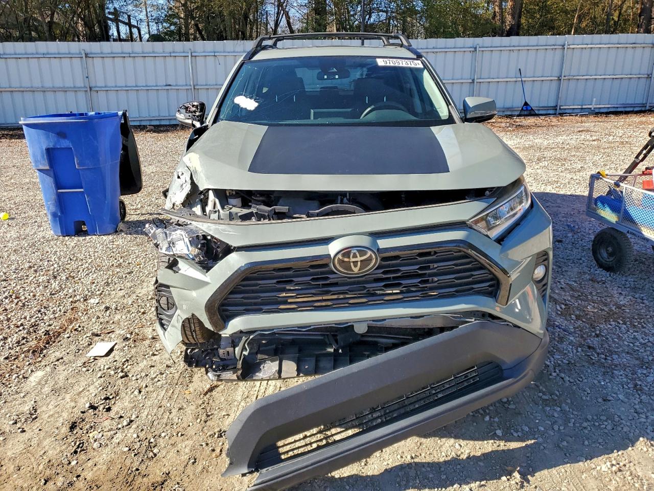 2019 TOYOTA RAV4 XLE photo 5