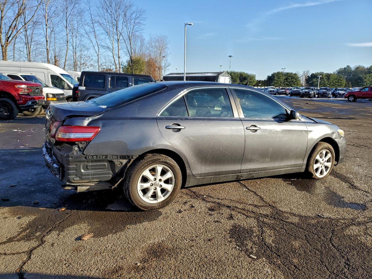 2011 TOYOTA CAMRY BASE photo 3