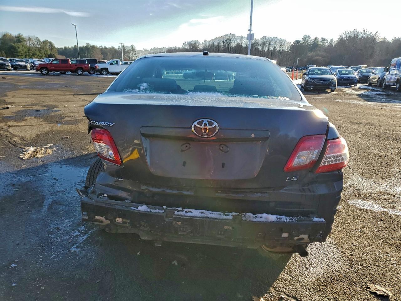 2011 TOYOTA CAMRY BASE photo 6