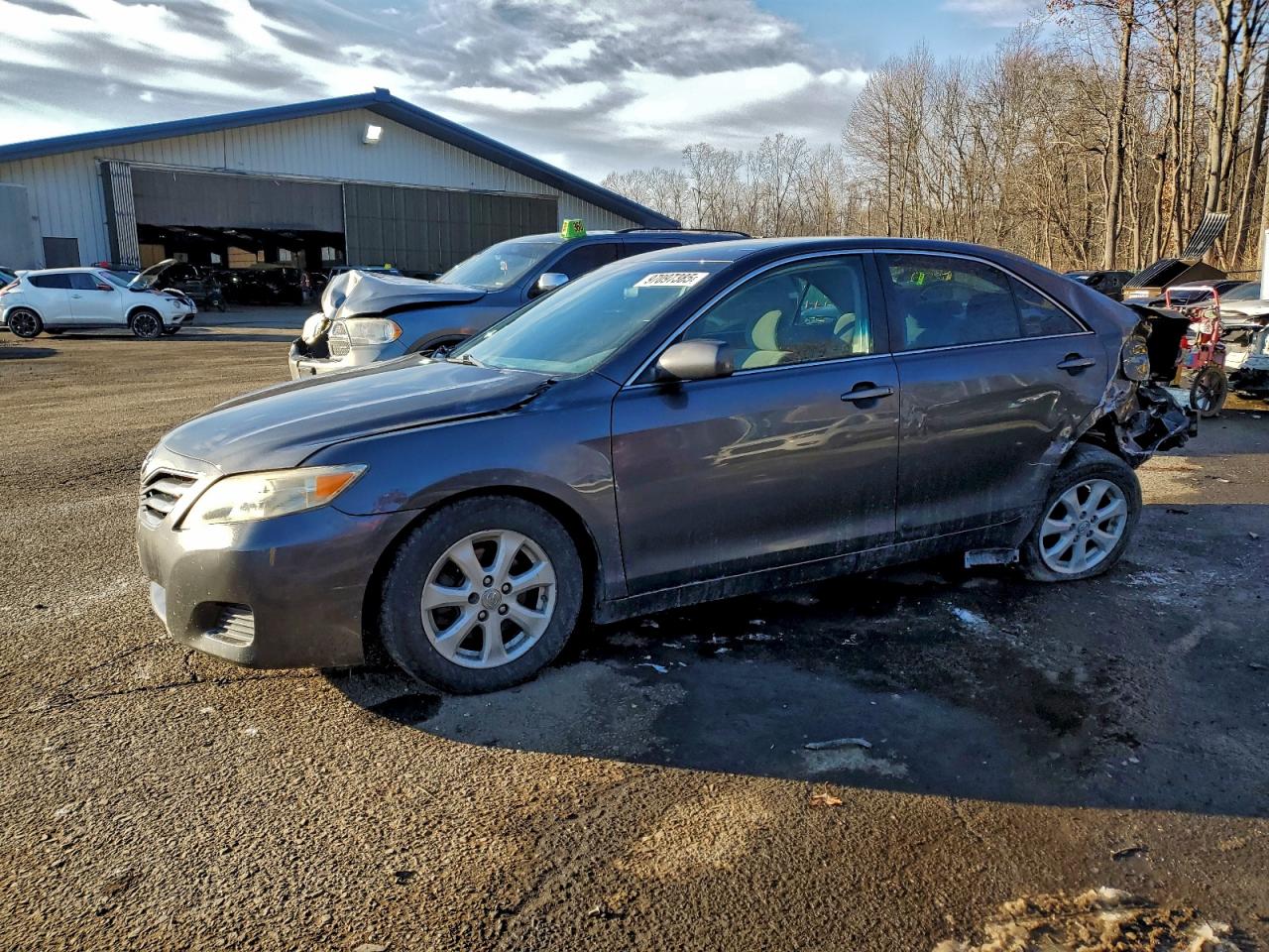 2011 TOYOTA CAMRY