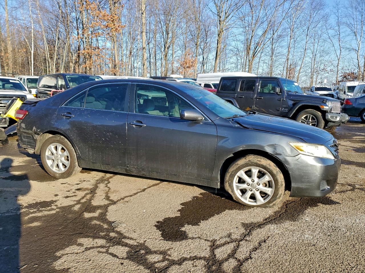 2011 TOYOTA CAMRY BASE photo 4