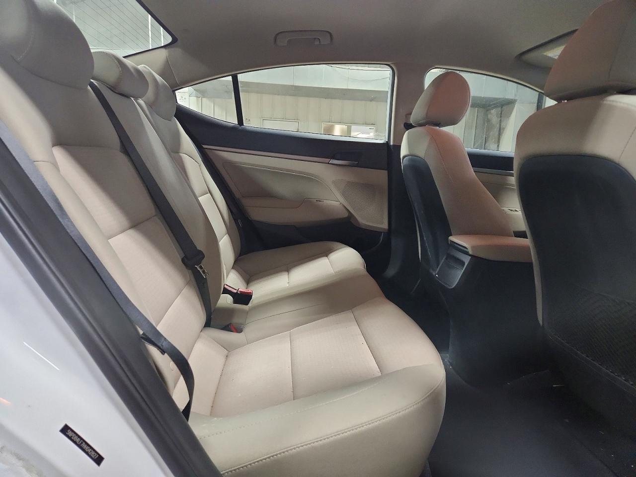 2017 HYUNDAI ELANTRA SE photo 19