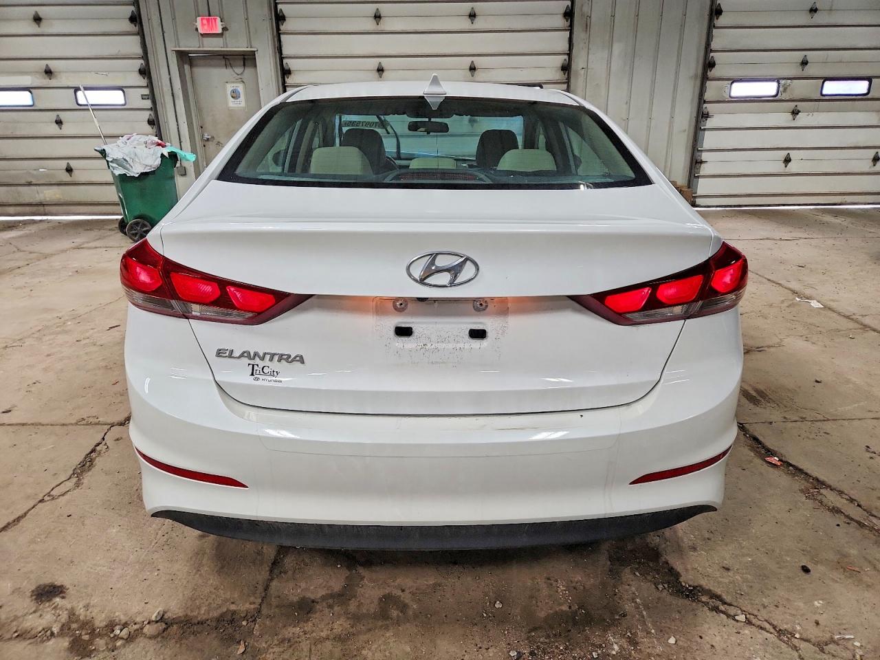 2017 HYUNDAI ELANTRA SE photo 11