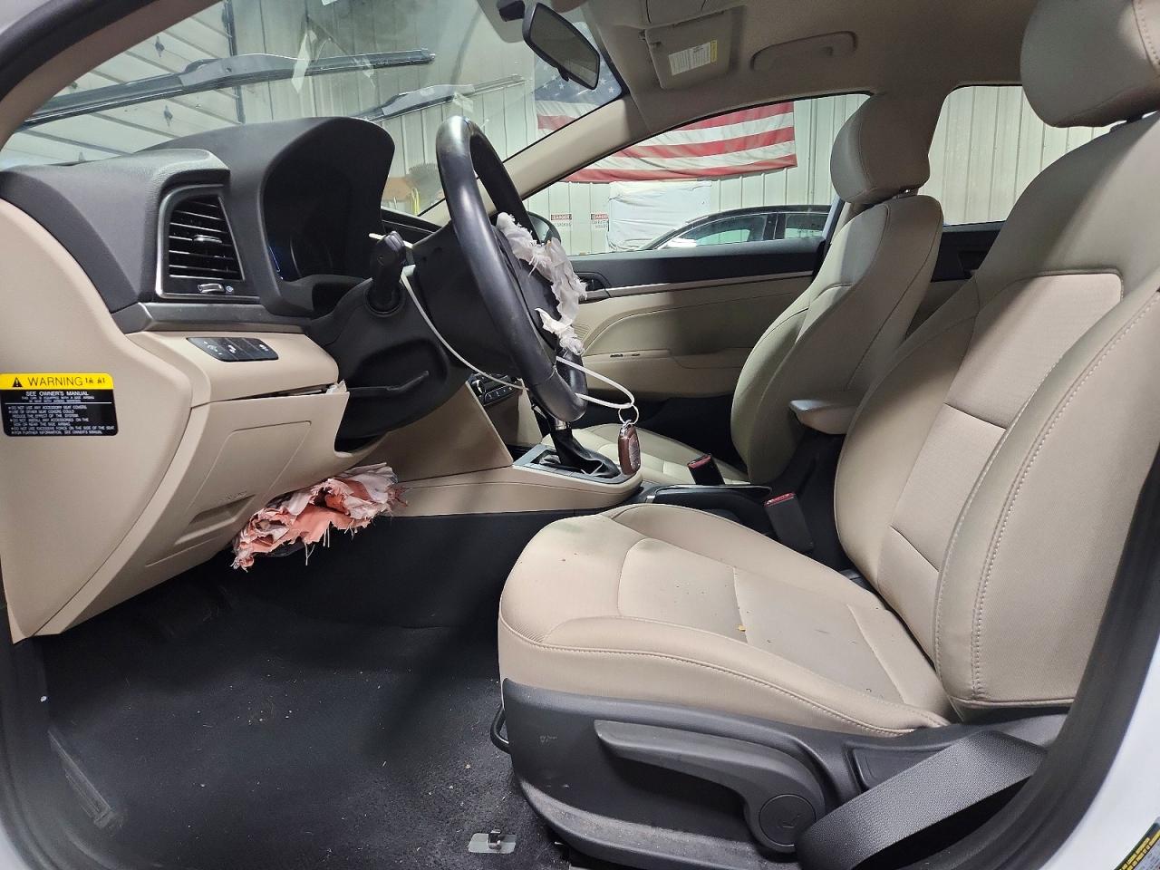 2017 HYUNDAI ELANTRA SE photo 13