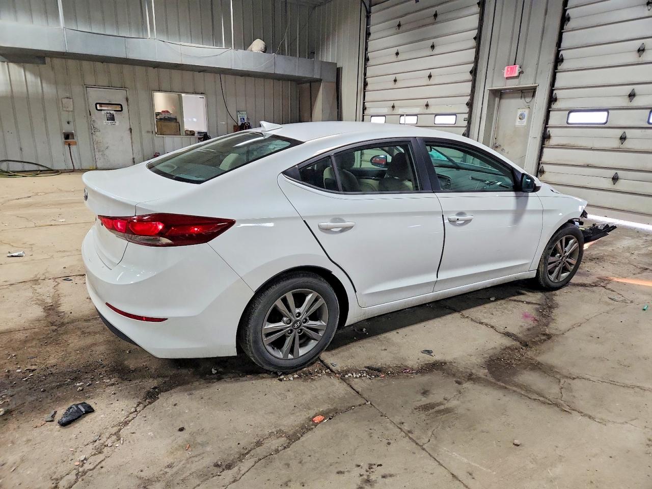 2017 HYUNDAI ELANTRA SE photo 5