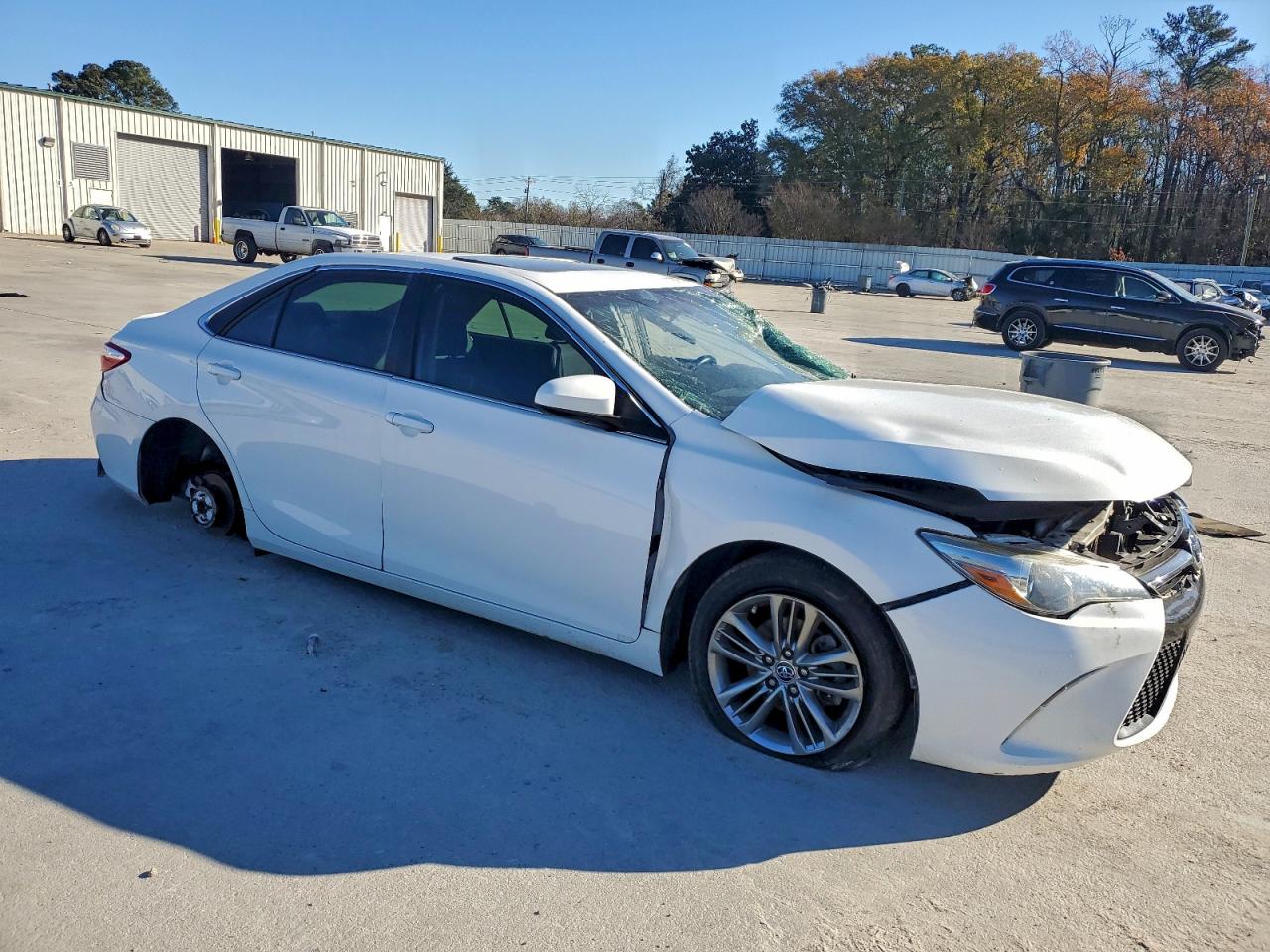 2015 TOYOTA CAMRY LE photo 10