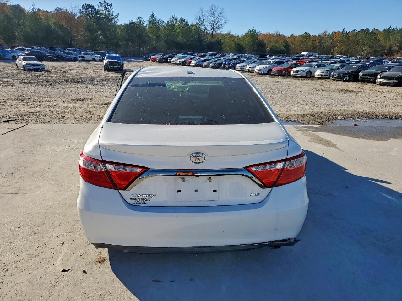 2015 TOYOTA CAMRY LE photo 16