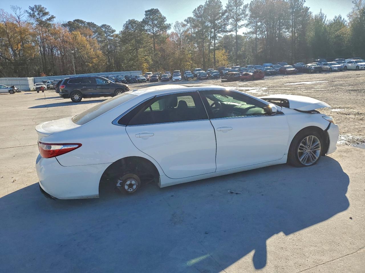 2015 TOYOTA CAMRY LE photo 7