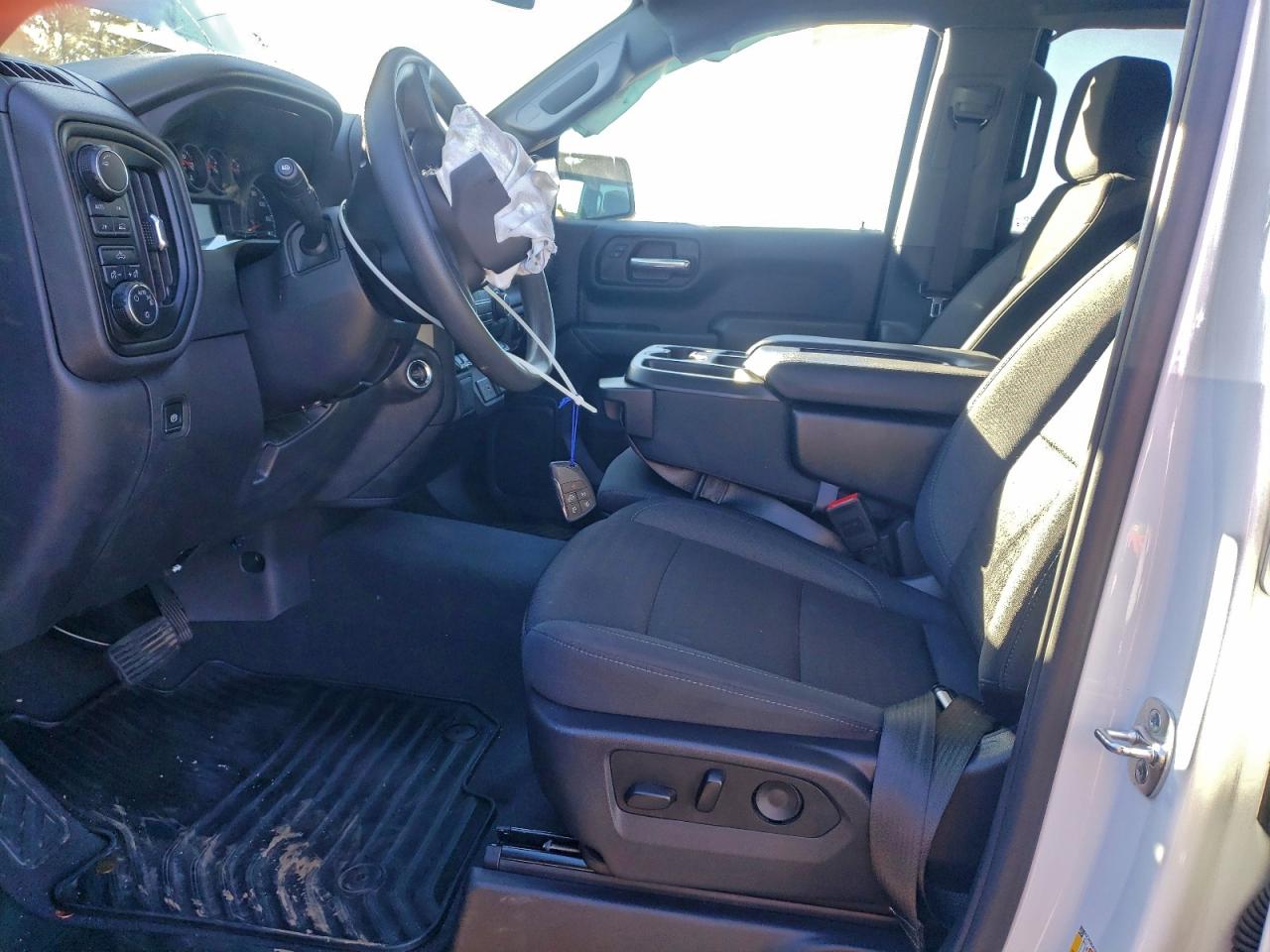 2025 CHEVROLET SILVERADO K1500 CUSTOM photo 7