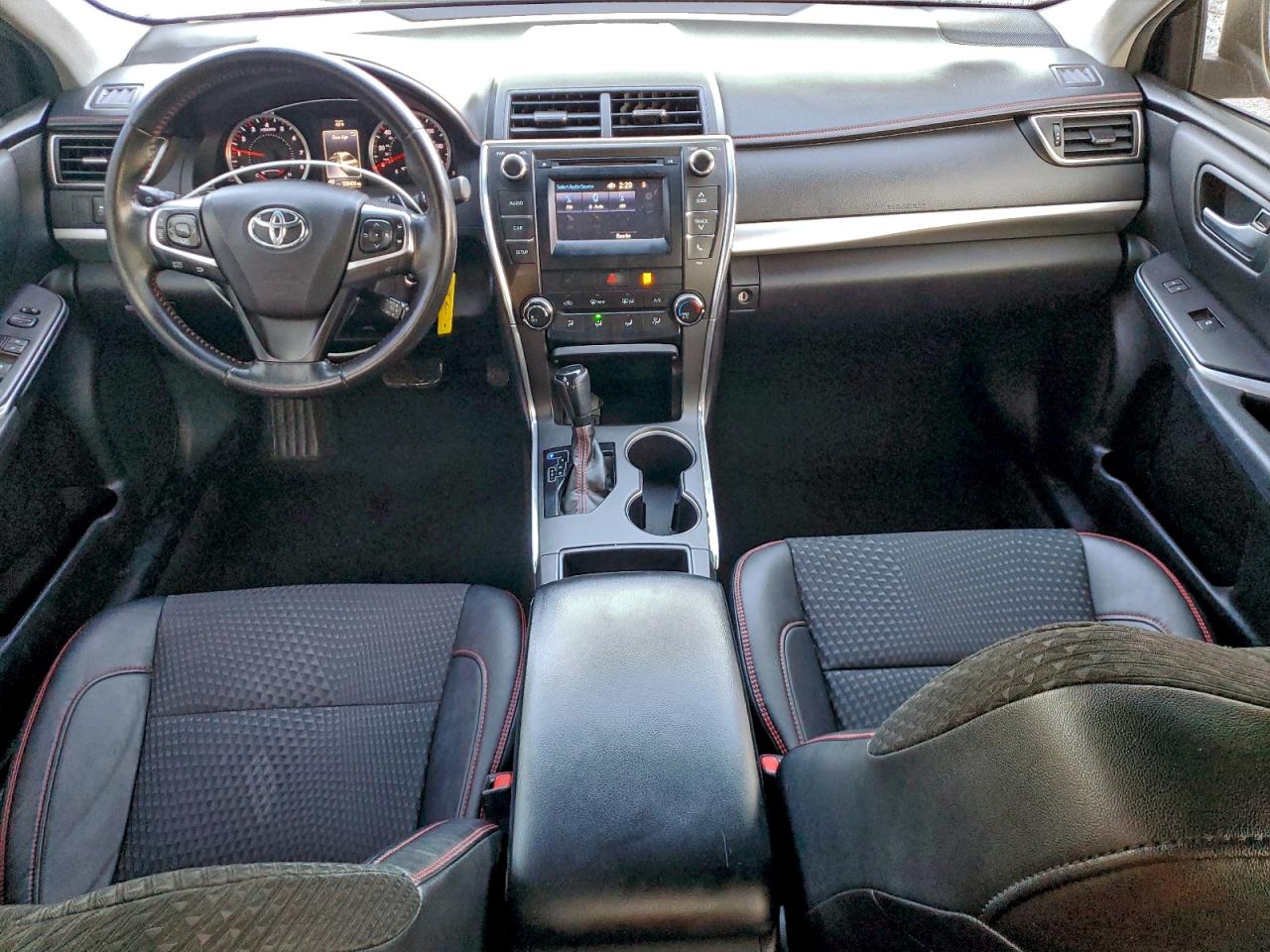 2015 TOYOTA CAMRY LE photo 8