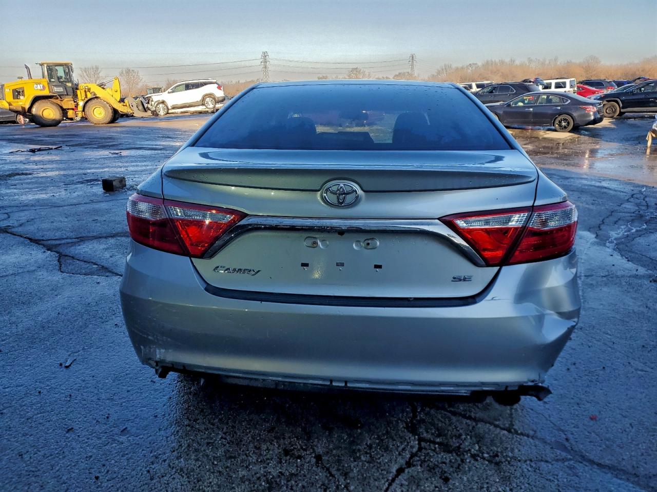 2015 TOYOTA CAMRY LE photo 6