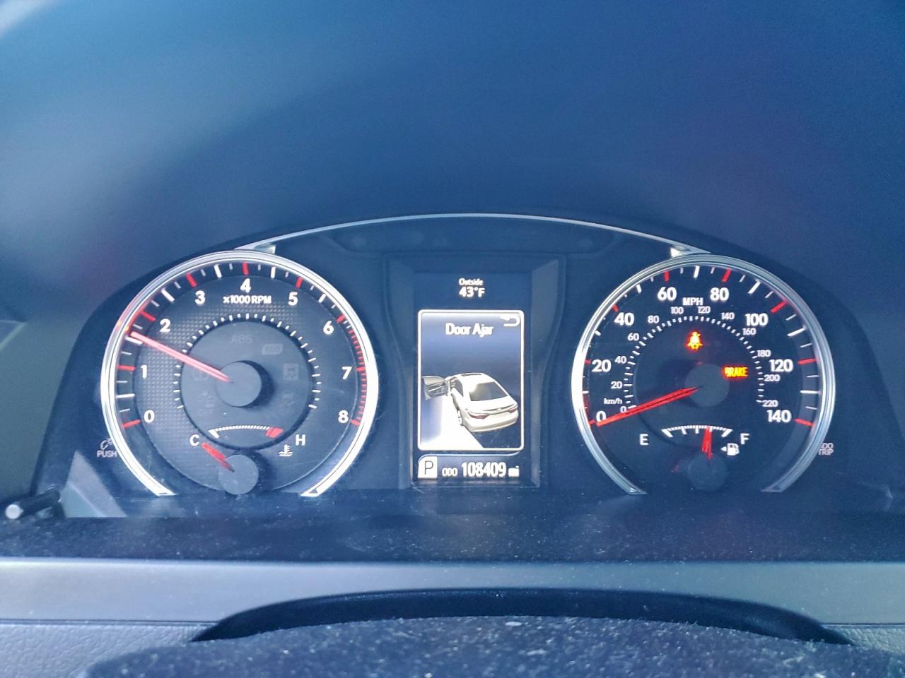 2015 TOYOTA CAMRY LE photo 9