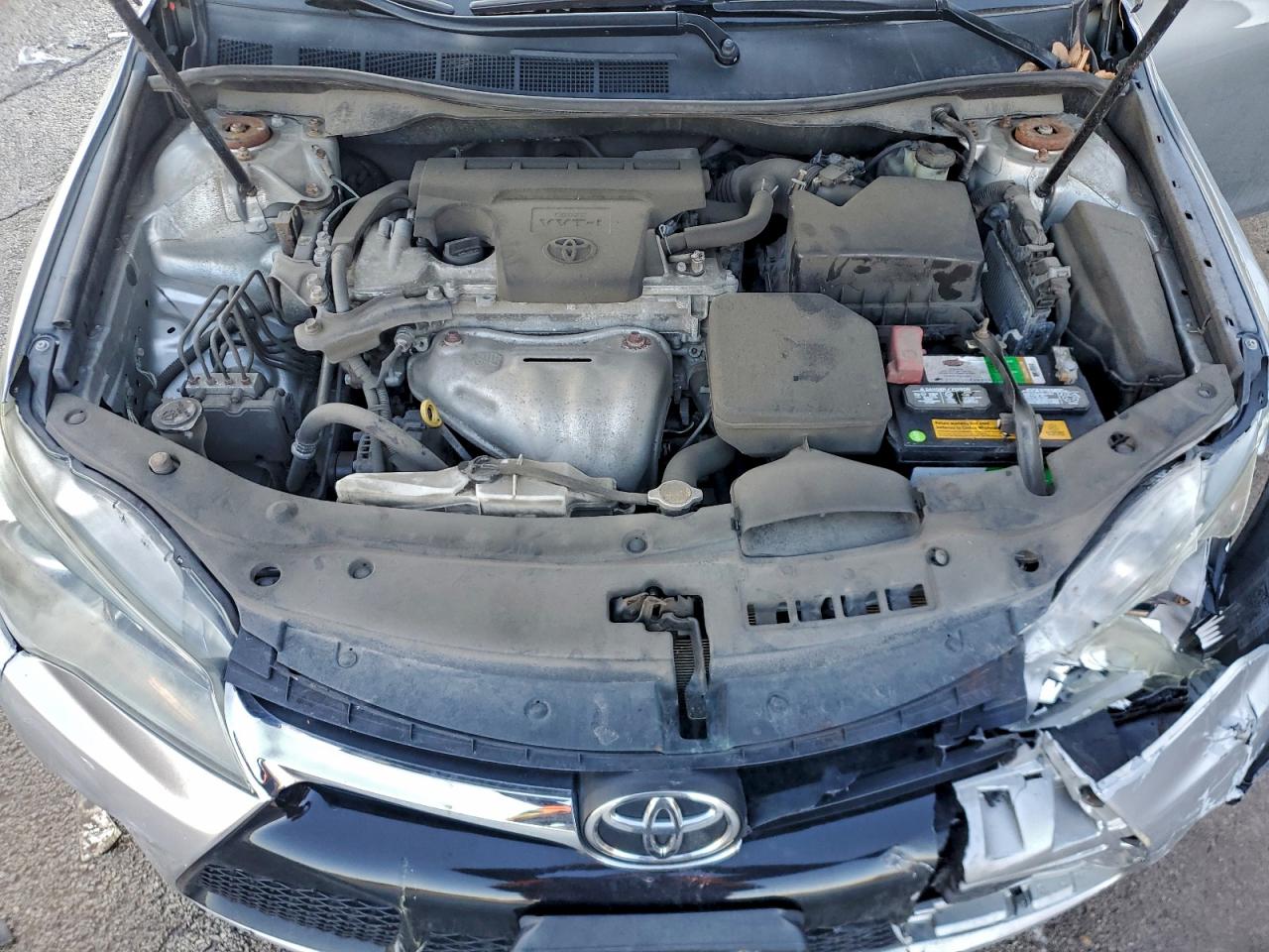 2015 TOYOTA CAMRY LE photo 11