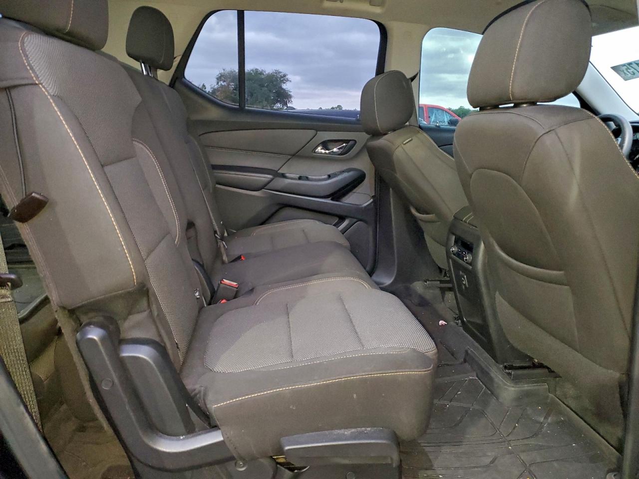 2020 CHEVROLET TRAVERSE LS photo 11