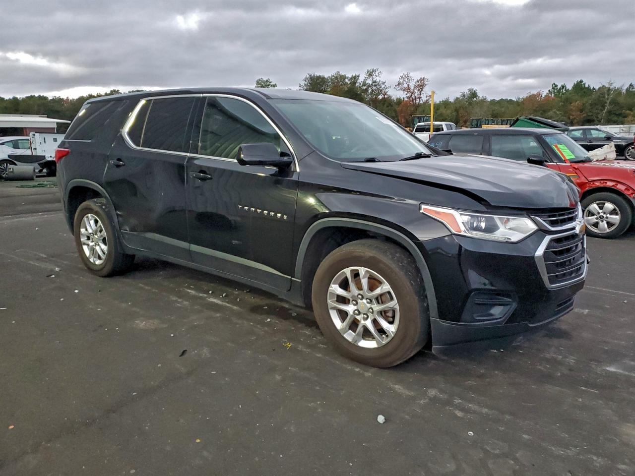 2020 CHEVROLET TRAVERSE LS photo 4