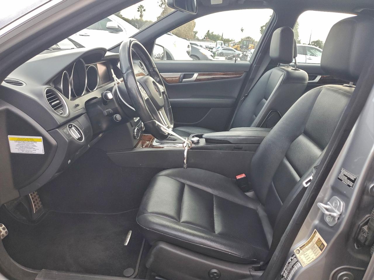 2013 MERCEDES-BENZ C 250 photo 13