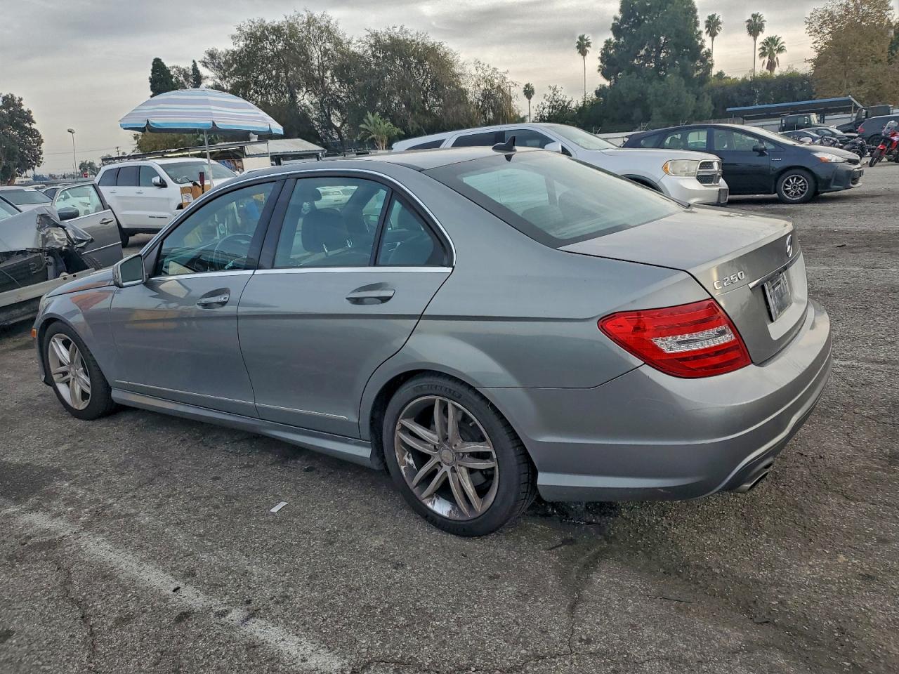 2013 MERCEDES-BENZ C 250 photo 3